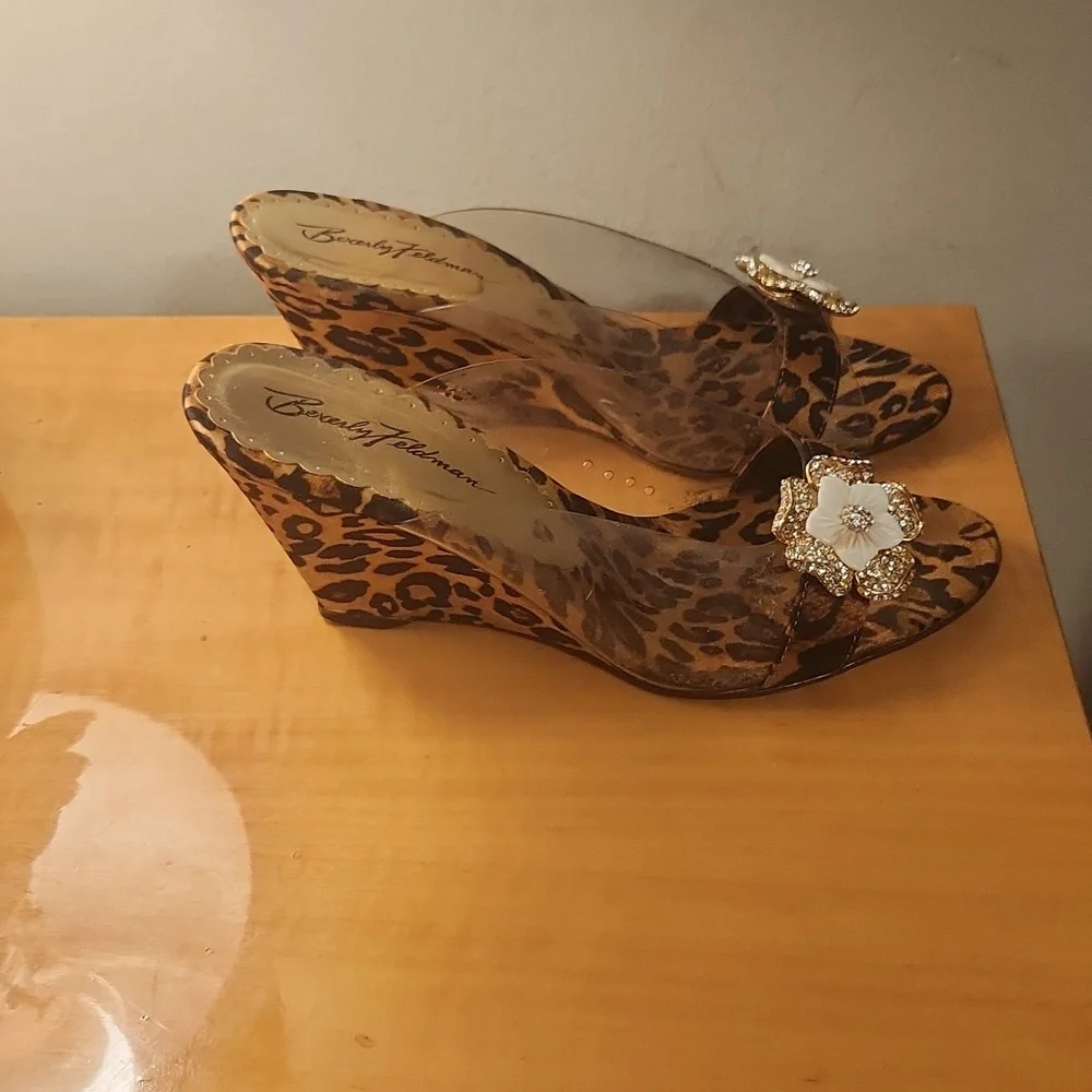 BEVERLY FELDMAN SANDALS SIZE 8 - Picture 5 of 8